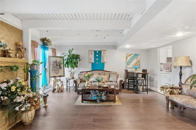 $345,000 | 232 Northeast Bayview Drive, Lee's Summit, MO 64064