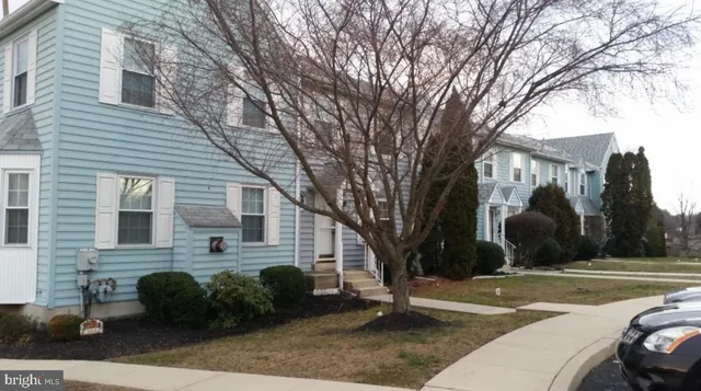 $310,000 | 565 Applewood Circle, Aston, PA 19014