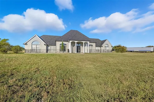 $622,500 | 10840 Farm To Market Road 1895, Kemp, TX 75143
