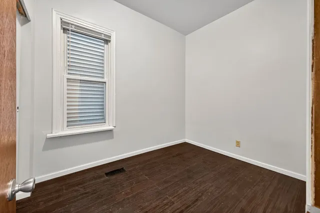 $1,650 | 1922 North Whipple Street, Unit 1, Chicago, IL 60647