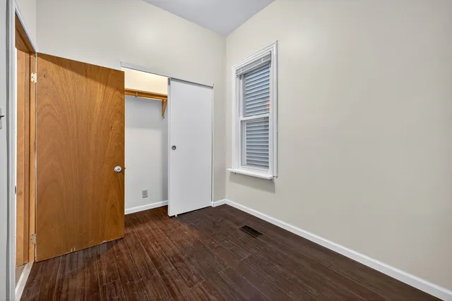 $1,650 | 1922 North Whipple Street, Unit 1, Chicago, IL 60647