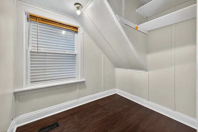 $1,650 | 1922 North Whipple Street, Unit 1, Chicago, IL 60647