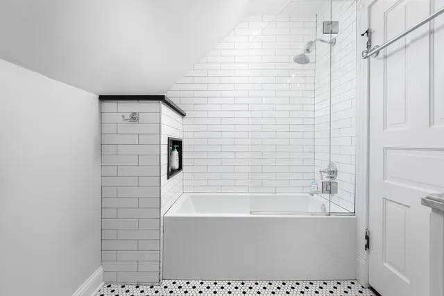 $799,000 | 105 South Wright Street, Naperville, IL 60540