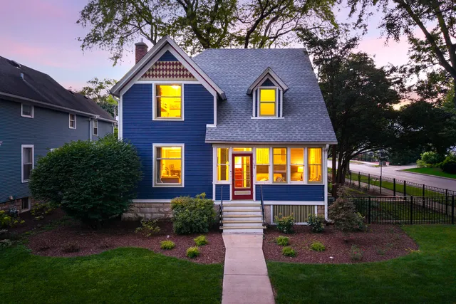 $799,000 | 105 South Wright Street, Naperville, IL 60540