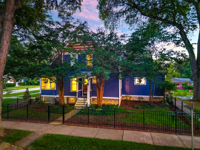 $799,000 | 105 South Wright Street, Naperville, IL 60540