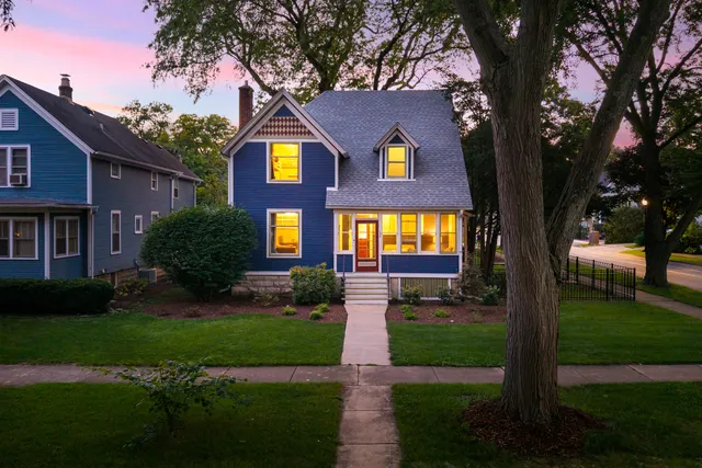 $799,000 | 105 South Wright Street, Naperville, IL 60540