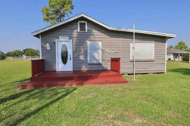 $2,000 | 642 5th Street, Dickinson, TX 77539