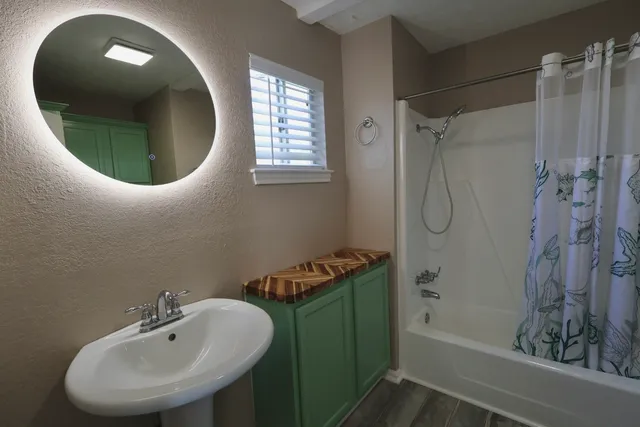 $2,000 | 642 5th Street, Dickinson, TX 77539