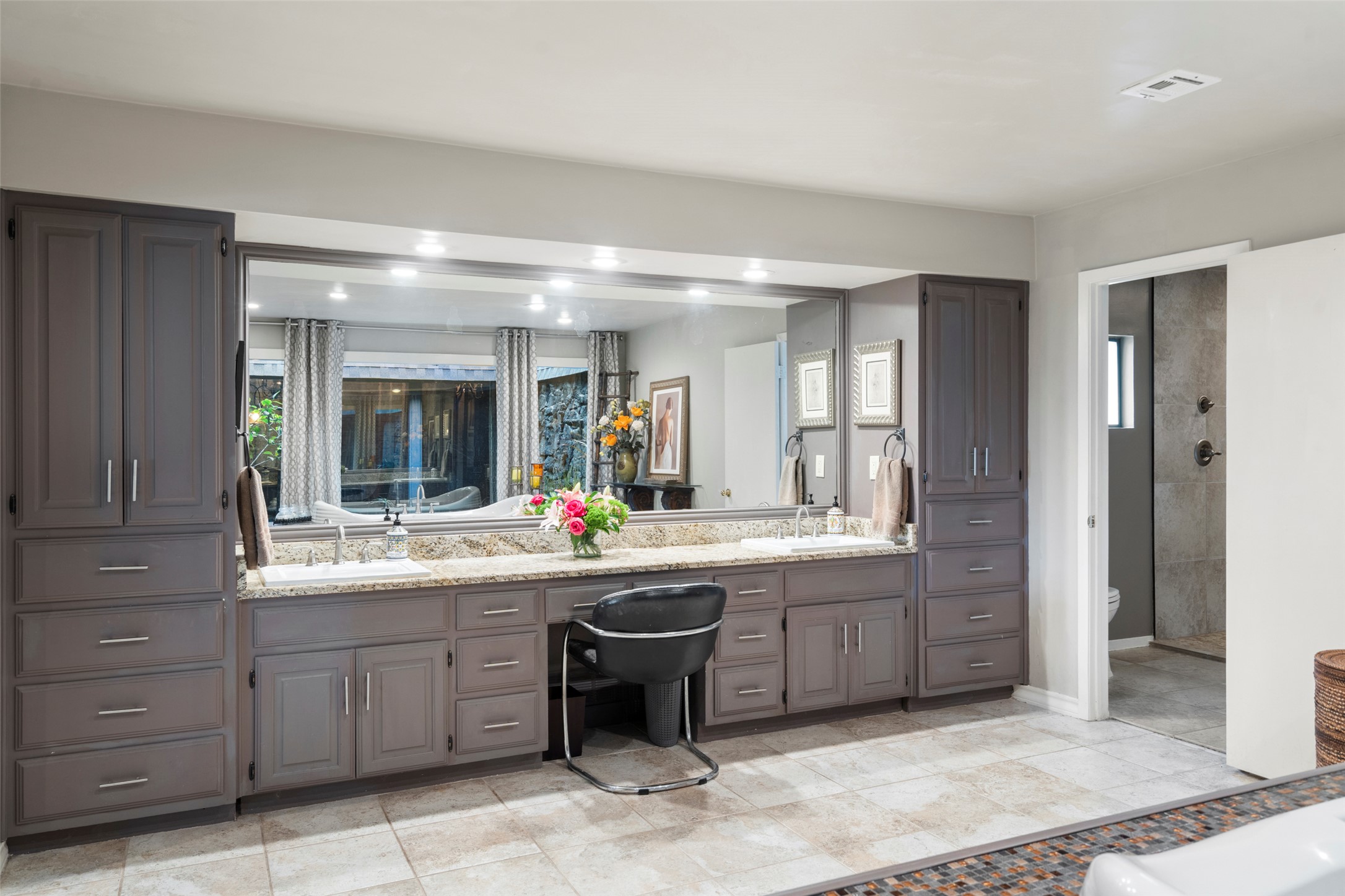 2924 Gabriel View Drive Georgetown, TX 78628 - Photo 20 of 34 a kitchen with sink and cabinets