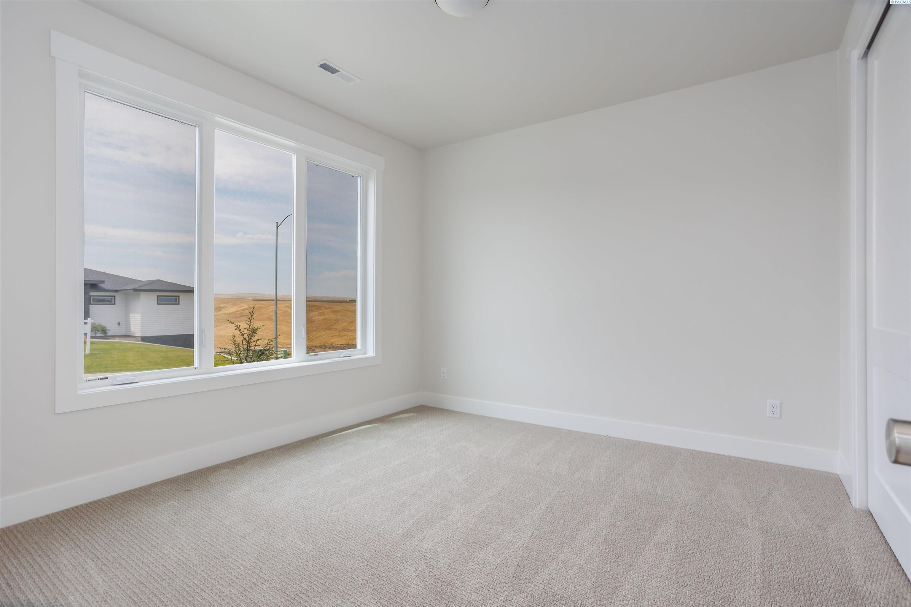 4865 South Reed Street Kennewick, WA 99337 - Photo 4 of 42 Gallery Image 4