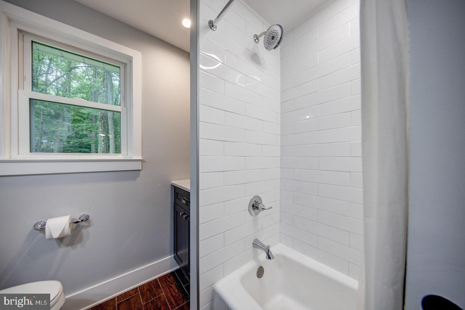 696 Mallard Road Wayne, PA 19087 - Photo 19 of 23 Full Hall Bathroom