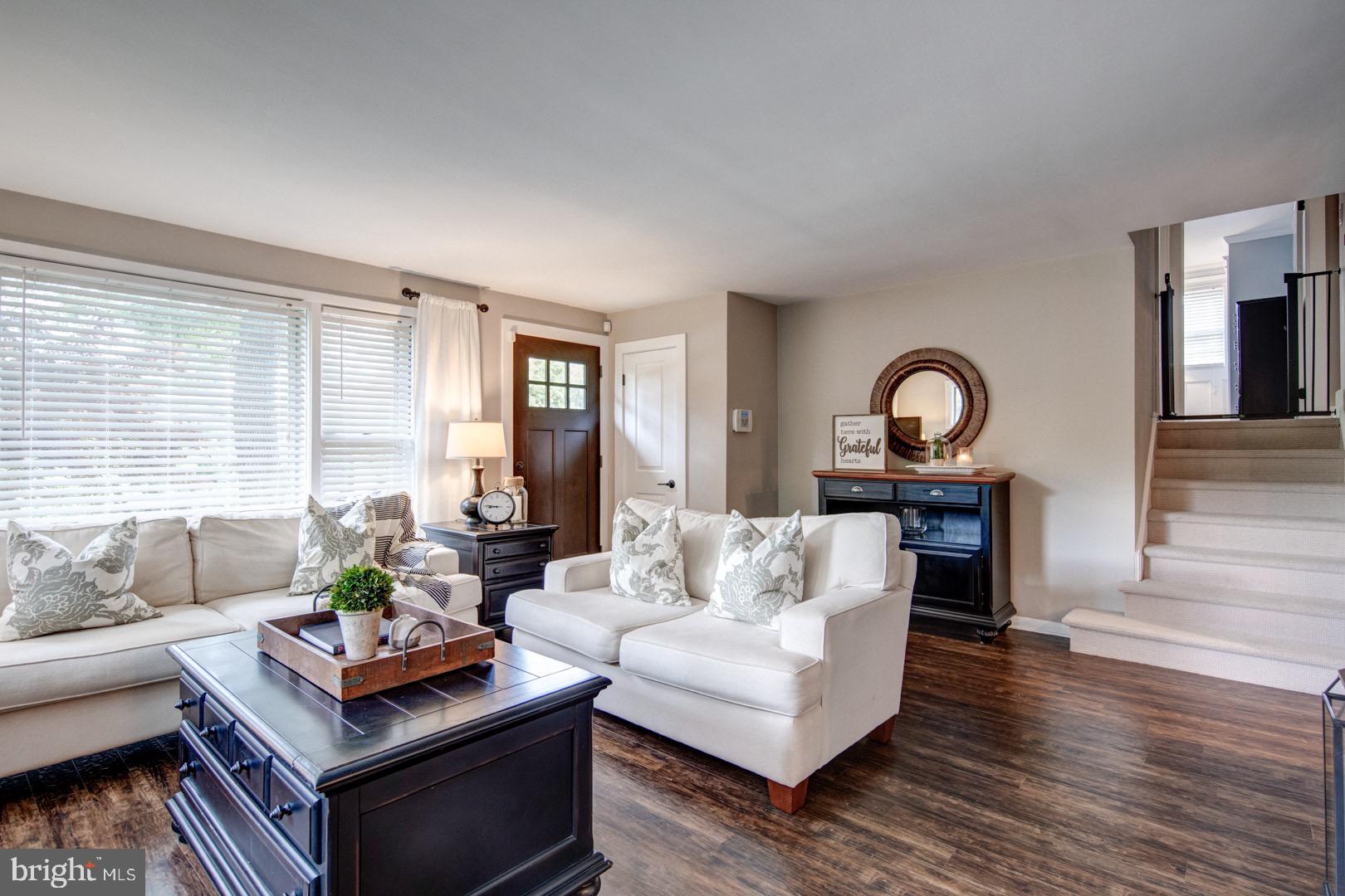 696 Mallard Road Wayne, PA 19087 - Photo 8 of 23 Living Room