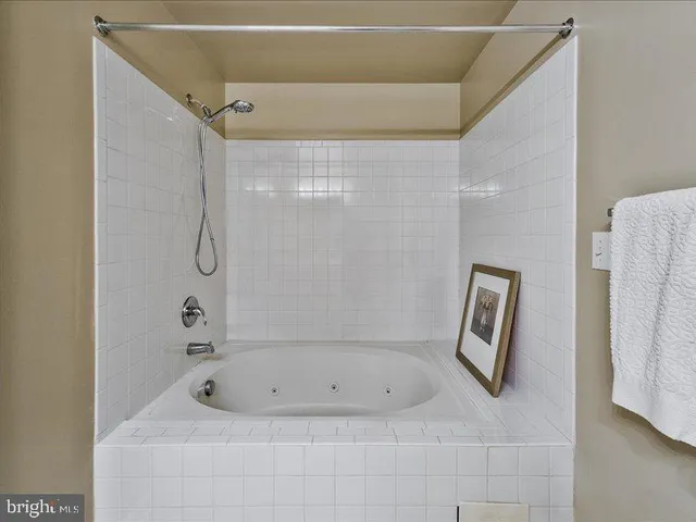 $275,000 | 6522 Lake Park Drive, Unit 105, Greenbelt, MD 20770