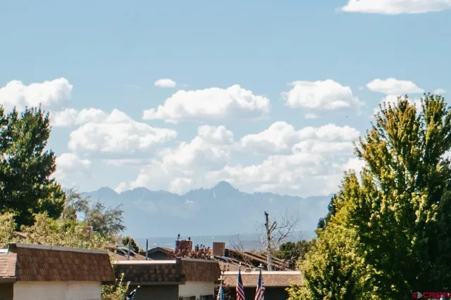 a view of an entryway