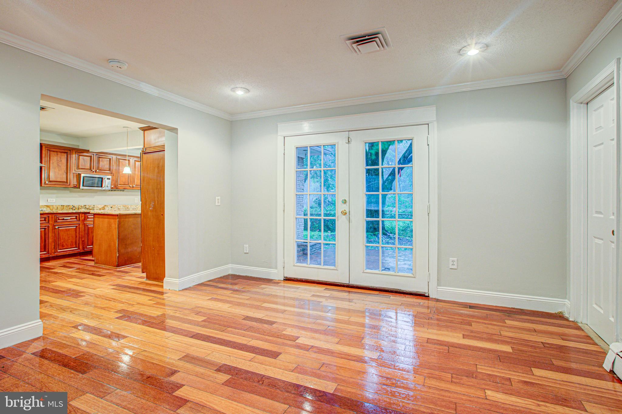 8410 Adelphi Road Hyattsville, MD 20783 - Photo 8 of 37 Gallery Image 8