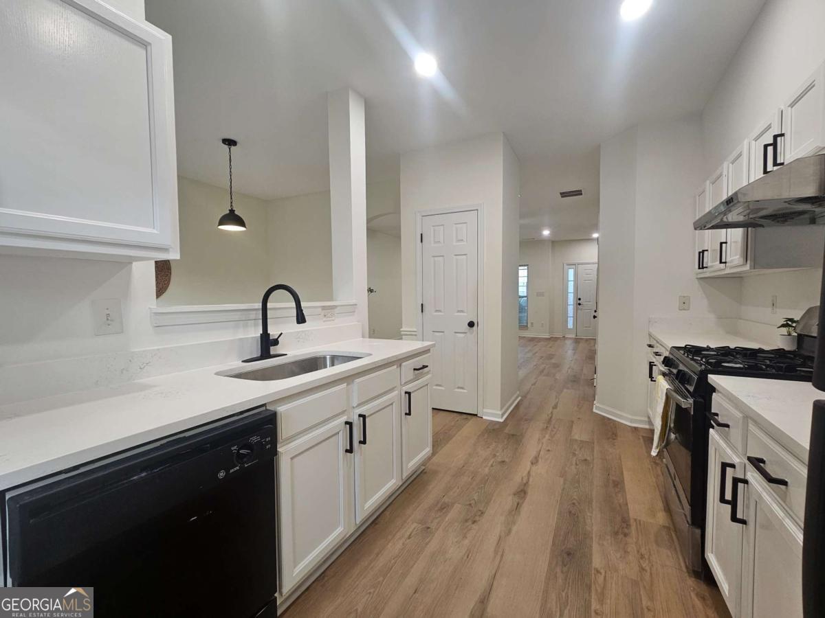 619 Kenridge Way Suwanee, GA 30024 - Photo 1 of 28