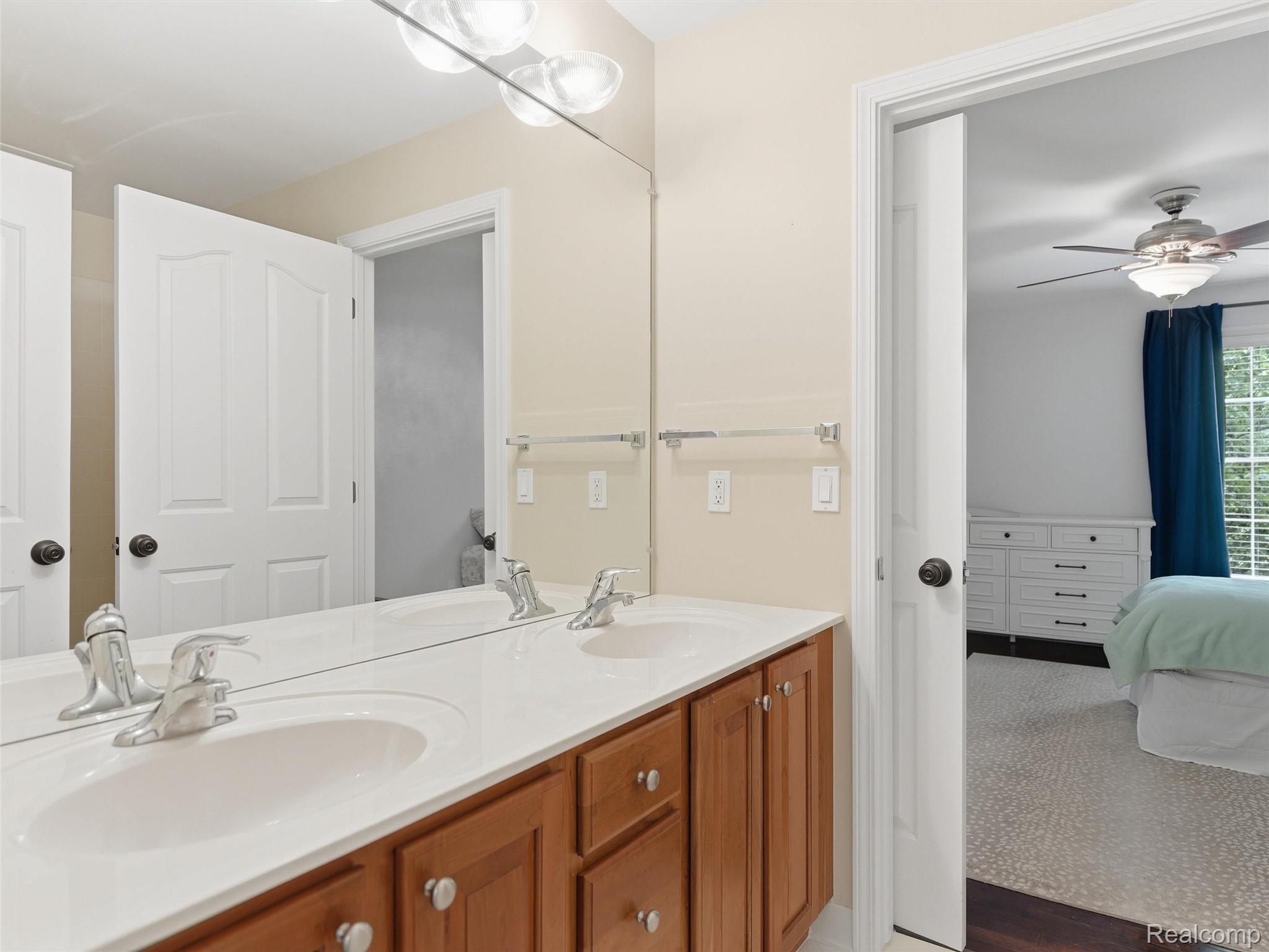 5454 Creekmonte Drive Rochester, MI 48306 - Photo 38 of 69 57-DSC07795.jpg