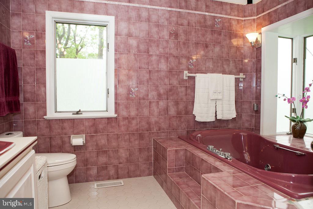 7 Fox Run Road Chester Springs, PA 19425 - Photo 40 of 88 Gallery Image 40