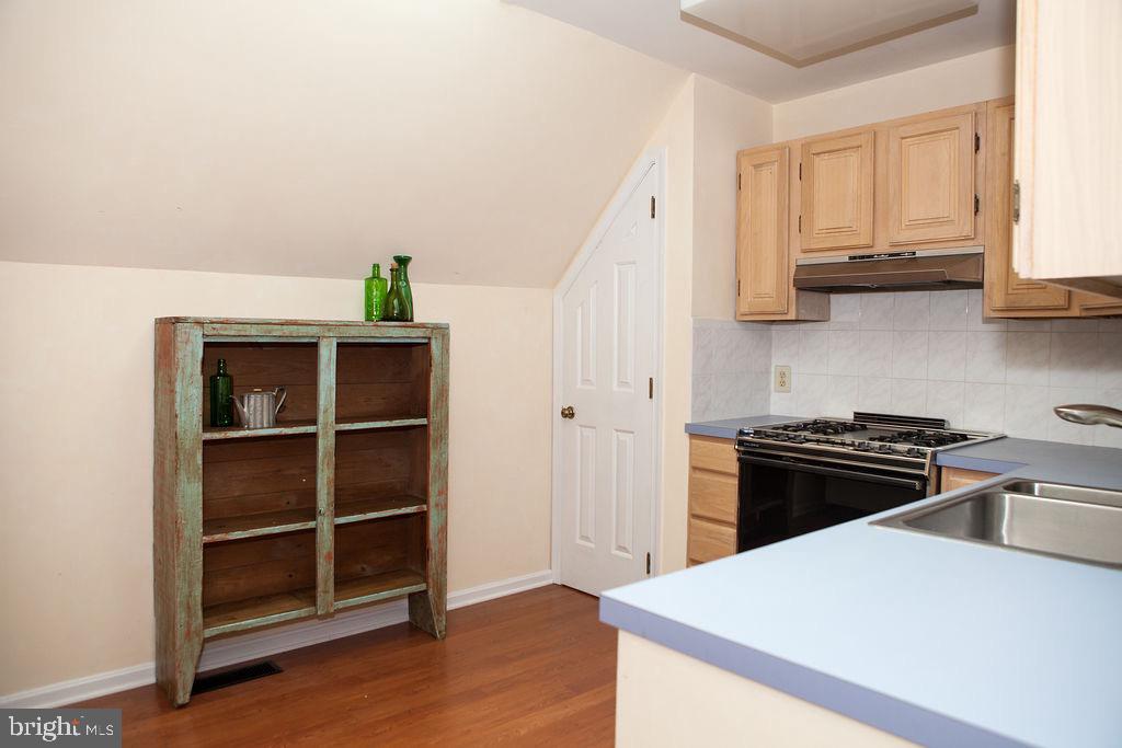 7 Fox Run Road Chester Springs, PA 19425 - Photo 72 of 88 In-law/office full kitchen