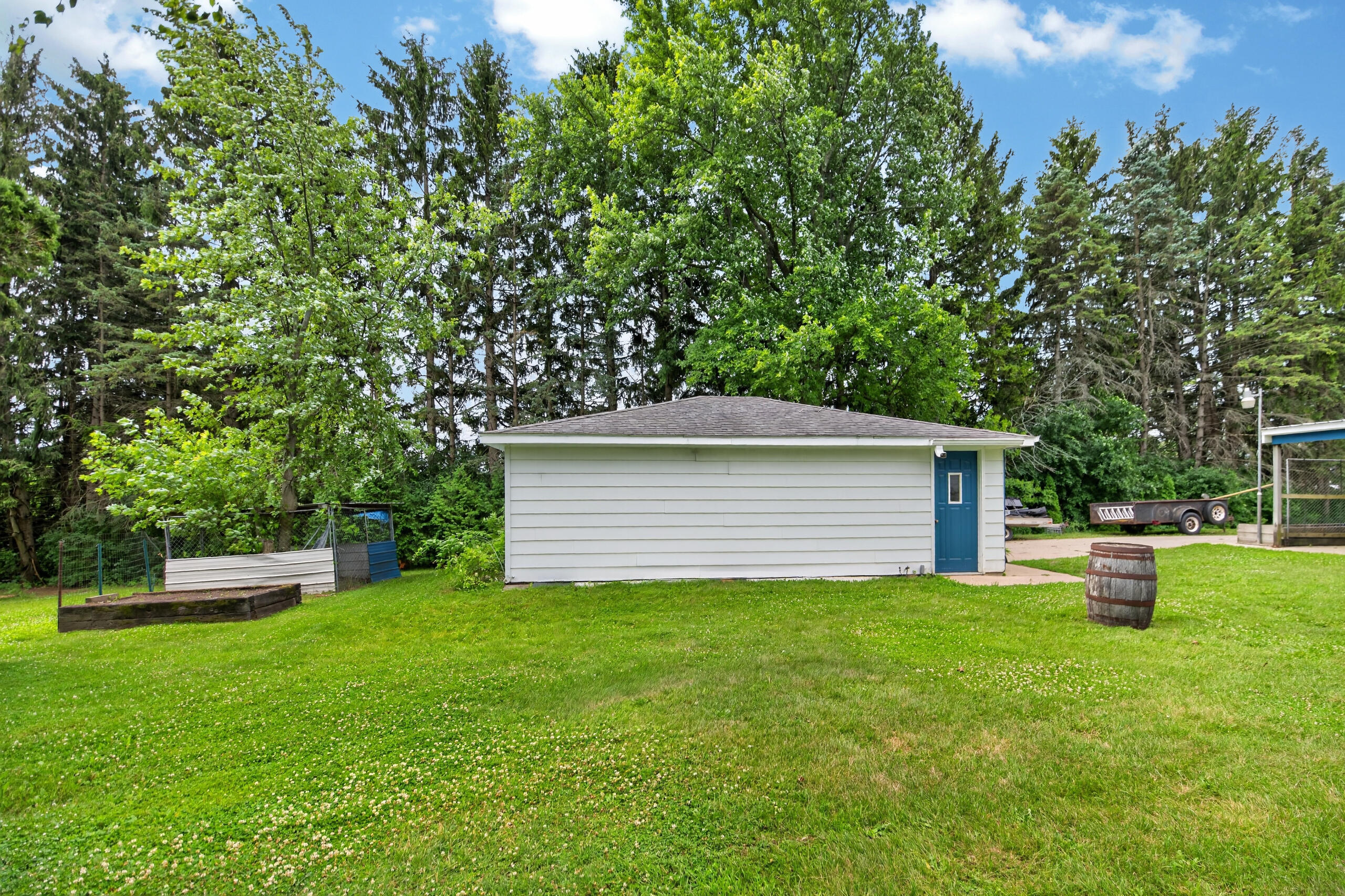 3174 Division Road Jackson, WI 53037 - Photo 35 of 47 2nd Garage