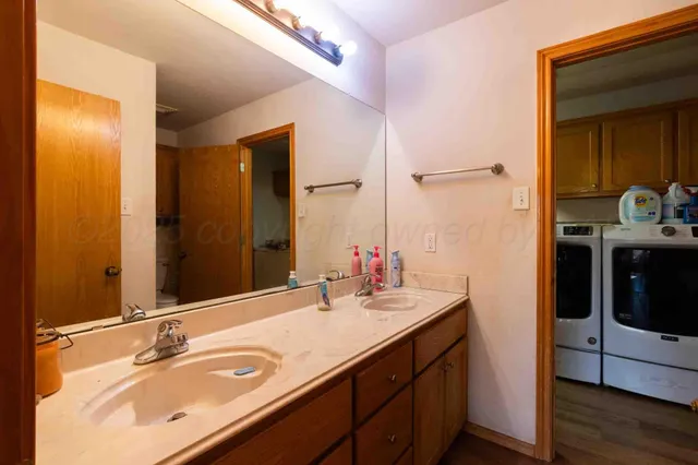 $5,839,250 | Reeves Ranch, Memphis, TX 79245