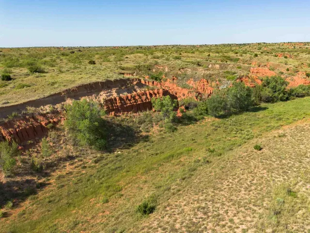 $5,839,250 | Reeves Ranch, Memphis, TX 79245