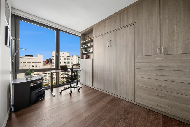 $1,948,000 | 302 East 96th Street, Unit 1403 | Upper East Side