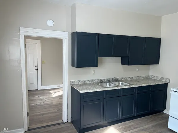 $750 | 1538 Unit B N Grant Avenue, Indianapolis, IN 46201
