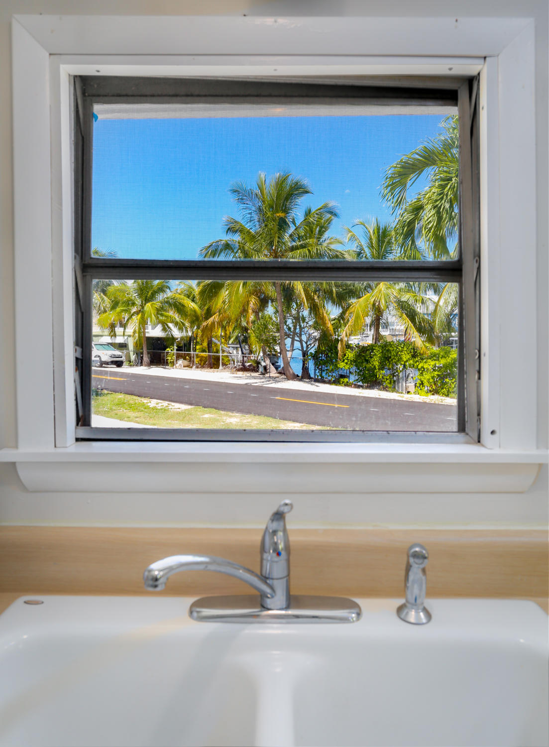 6 Swallow Road Key Largo, FL 33037 - Photo 8 of 19 Canal View