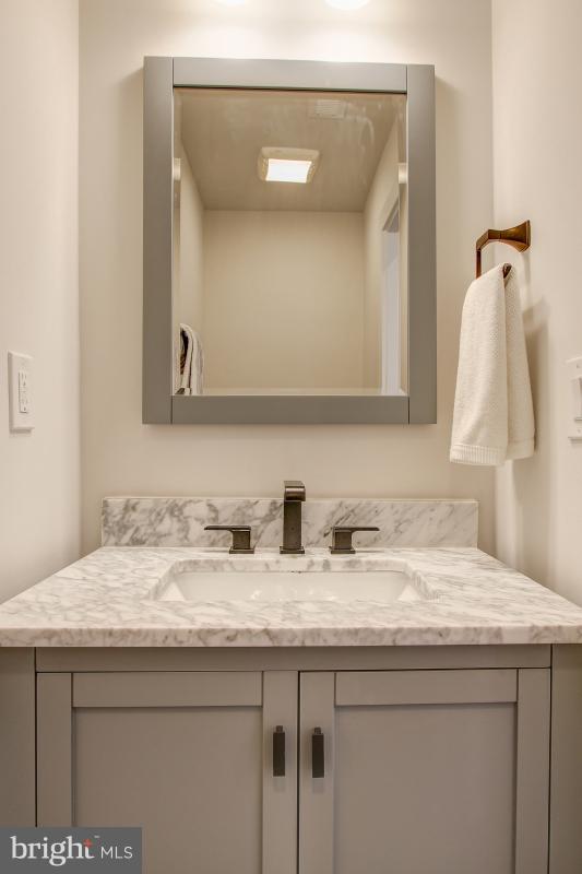 406 N Street Northwest Washington, DC 20001 - Photo 14 of 30 Guest powder room