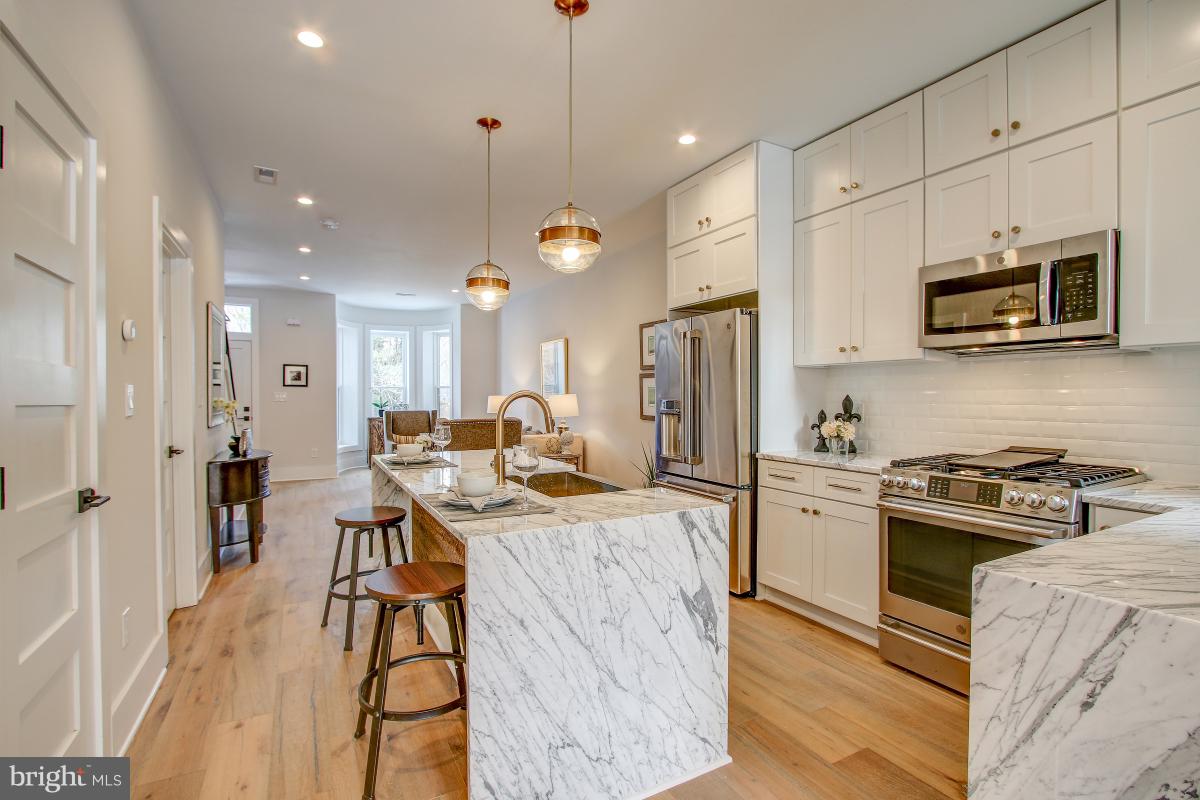 406 N Street Northwest Washington, DC 20001 - Photo 9 of 30 Marble countertops