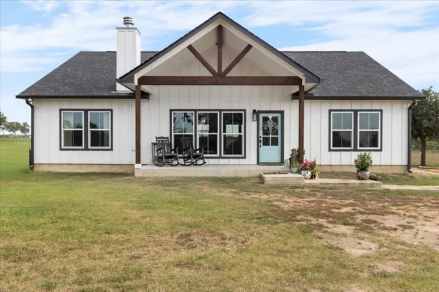 $625,000 | 3389 Sparta Field Road, Waelder, TX 78959