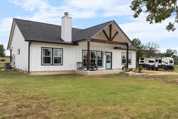 $625,000 | 3389 Sparta Field Road, Waelder, TX 78959