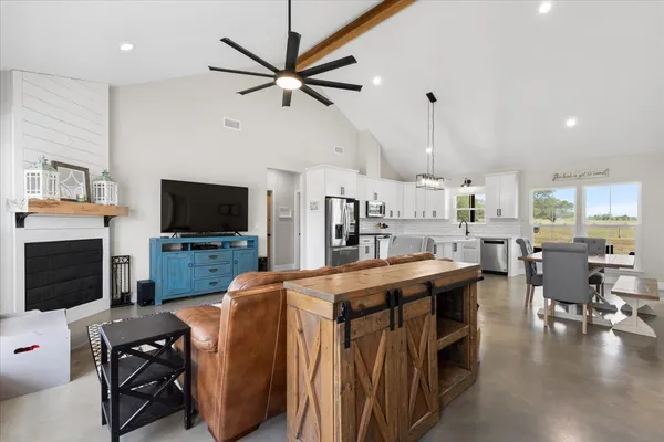 $625,000 | 3389 Sparta Field Road, Waelder, TX 78959