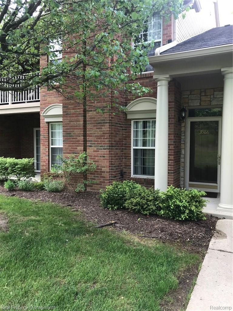 3588 Oakmonte Boulevard Rochester, MI 48306 - Photo 1 of 19 IMG_7867.jpg