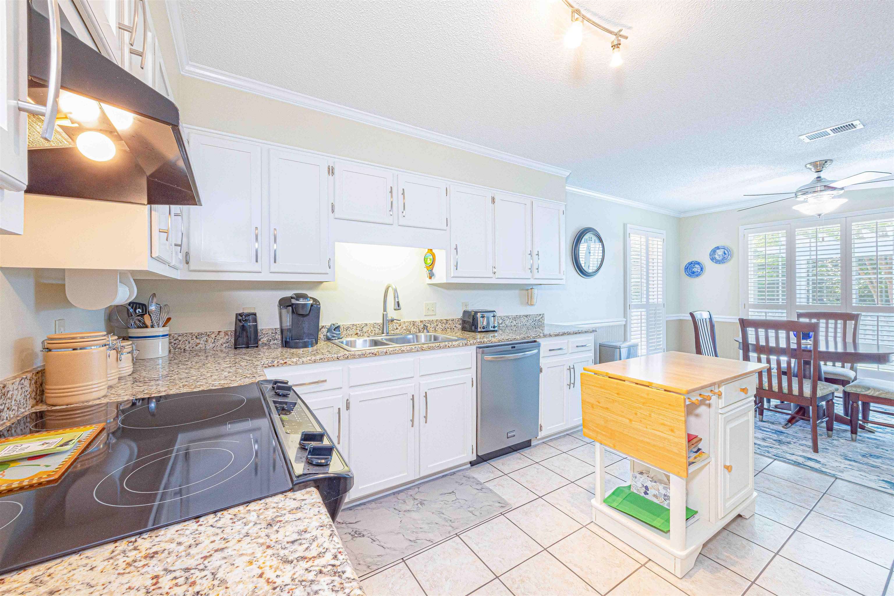 485 Ridgewood Drive Daphne, AL 36526 - Photo 21 of 38 Kitchen