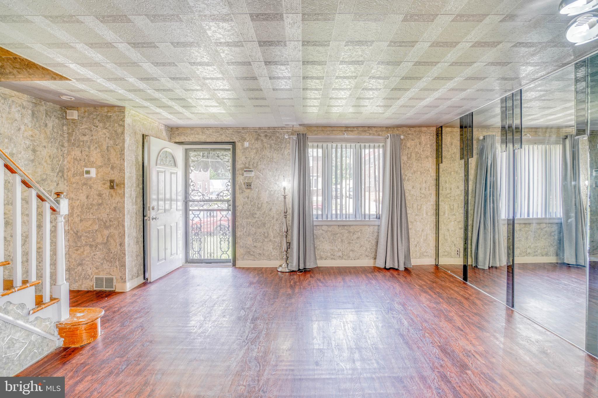 329 Laurel Road Sharon Hill, PA 19079 - Photo 8 of 38 Gallery Image 8