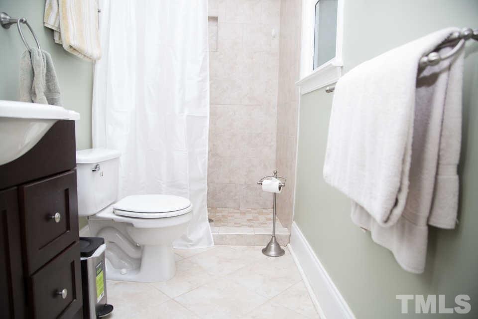 1421 Elberon Place Raleigh, NC 27609 - Photo 14 of 25