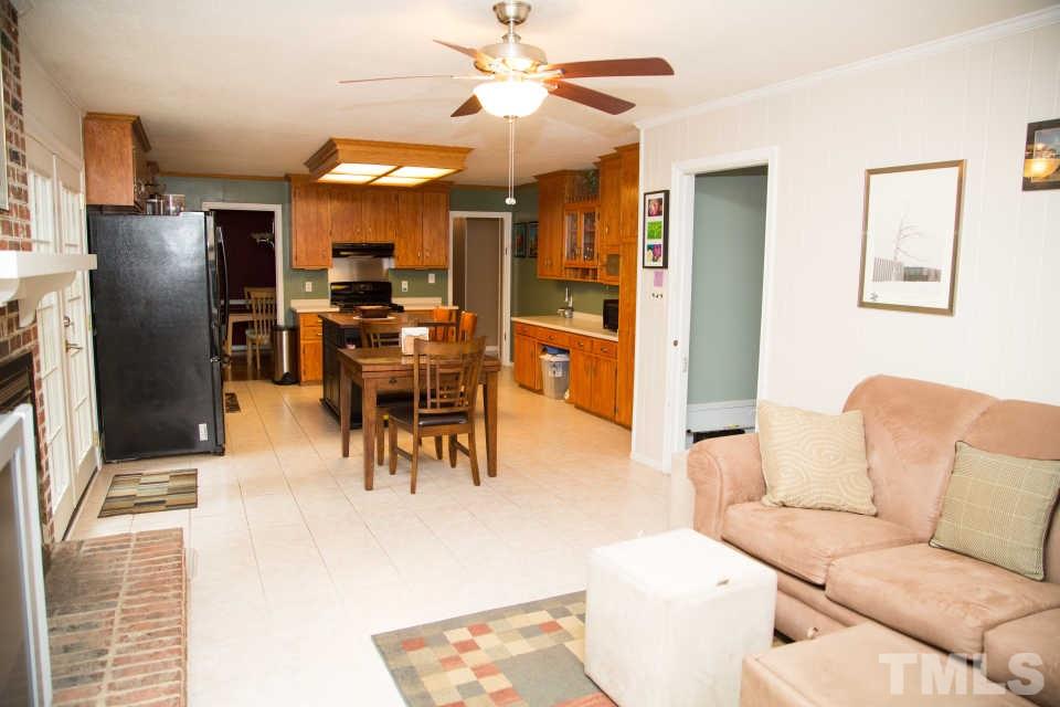 1421 Elberon Place Raleigh, NC 27609 - Photo 3 of 25