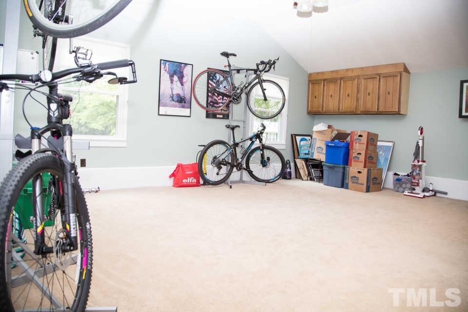 1421 Elberon Place Raleigh, NC 27609 - Photo 8 of 25