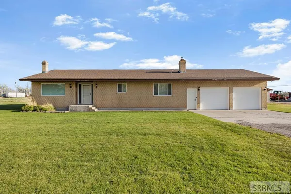 $460,000 | 2424 East 244 North, St. Anthony, ID 83445