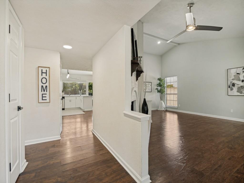 2036 Apple Valley Road Plano, TX 75023 - Photo 4 of 24