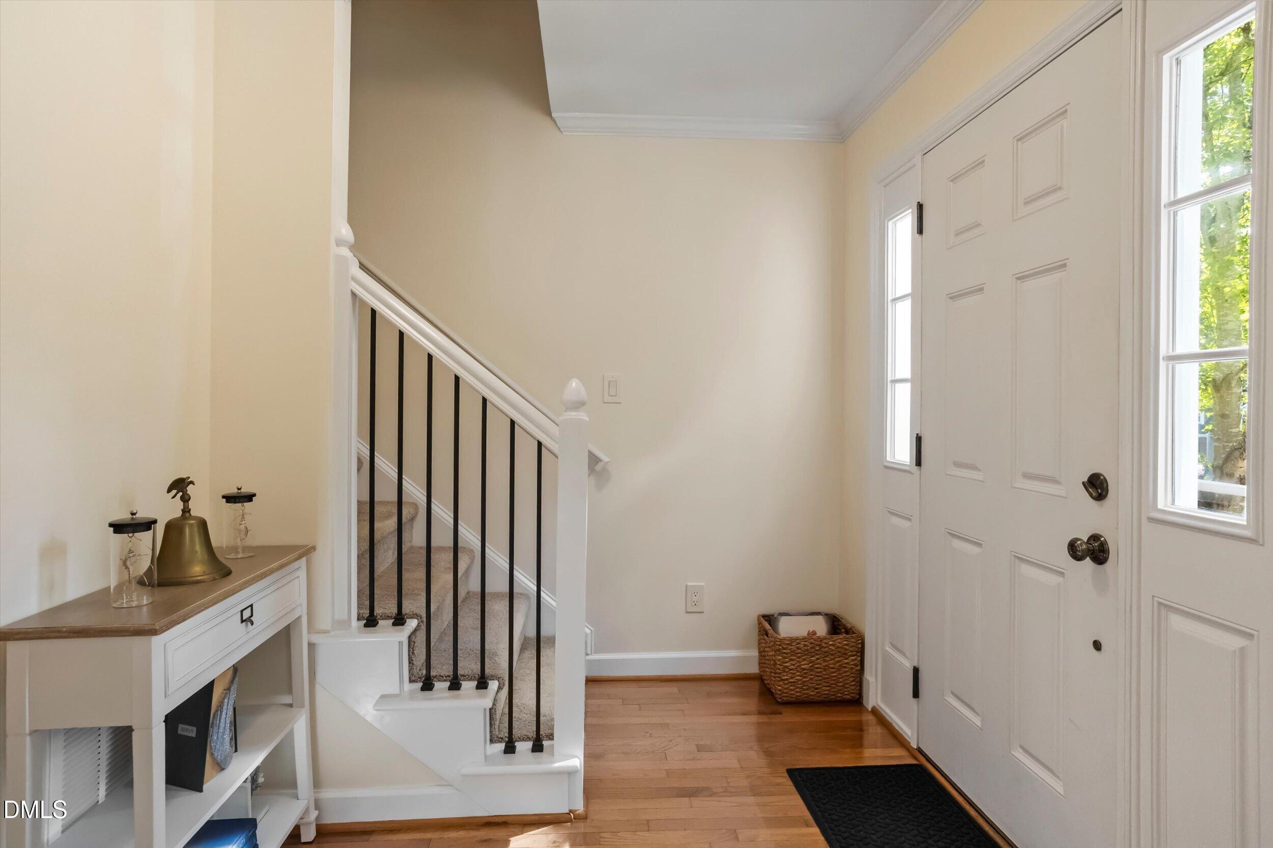 6707 Queen Annes Drive Raleigh, NC 27613 - Photo 3 of 33 Entry foyer