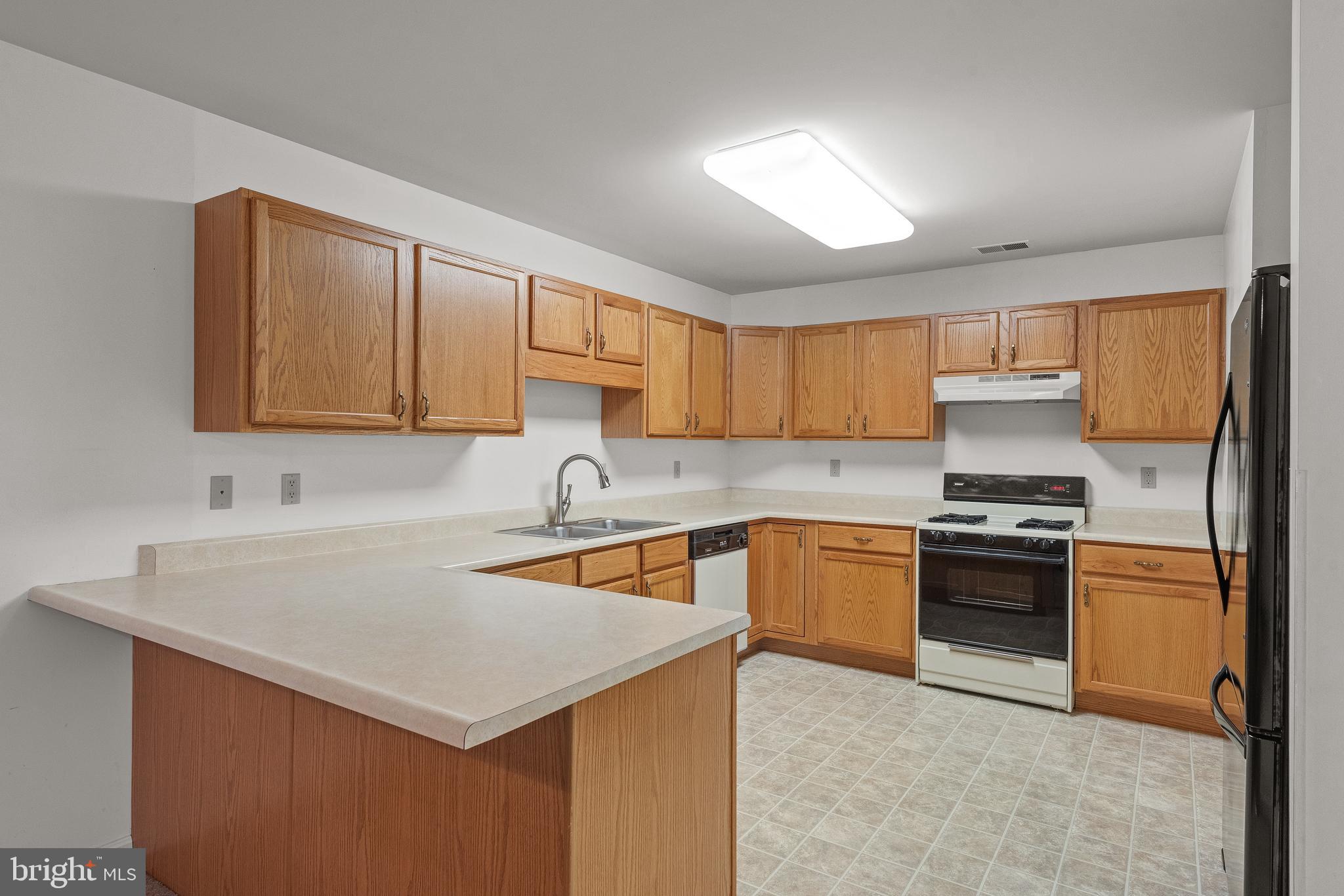 3024 Lakefield Road, Unit 3024 York, PA 17402 - Photo 12 of 31 Gallery Image 12