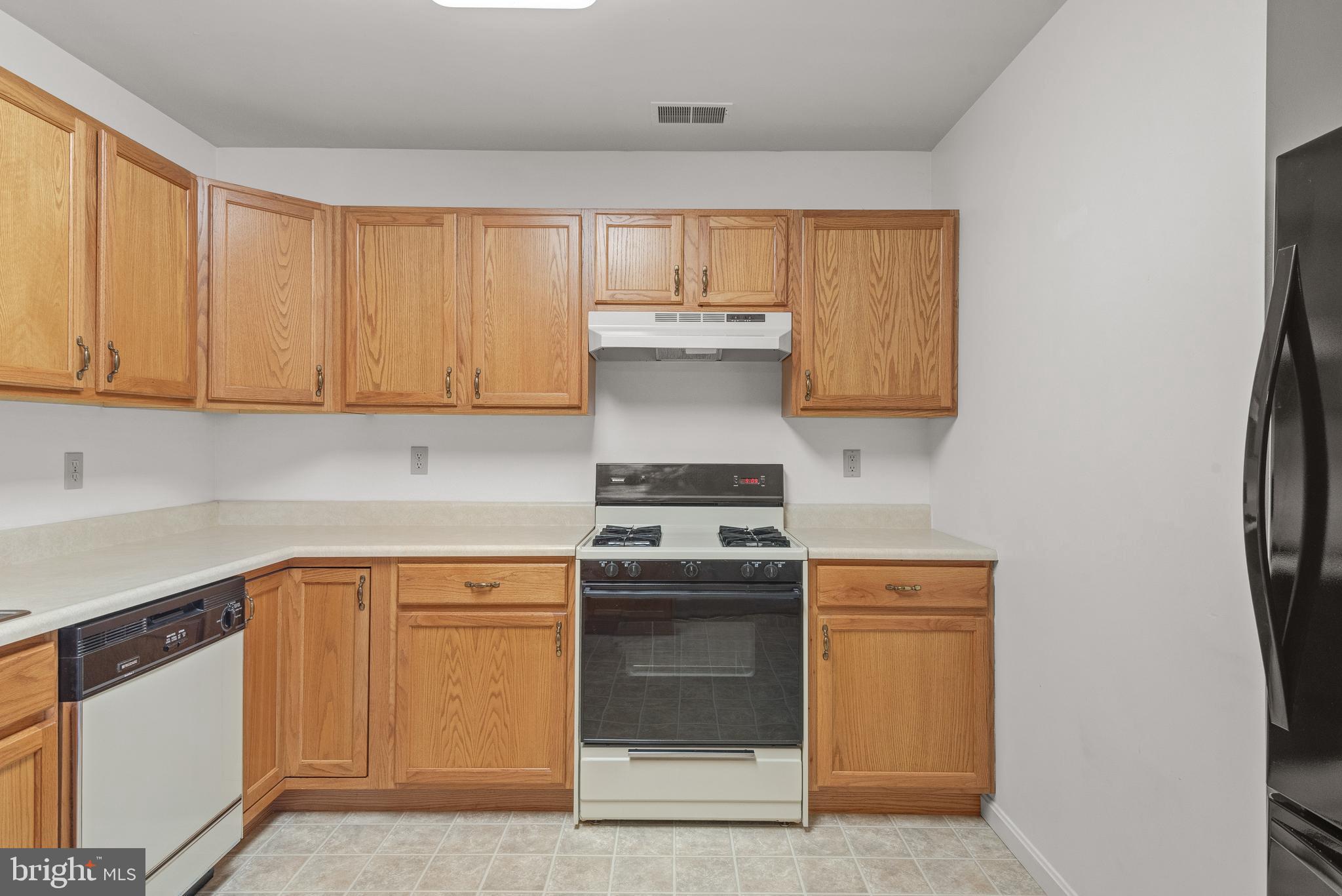 3024 Lakefield Road, Unit 3024 York, PA 17402 - Photo 15 of 31 Gallery Image 15