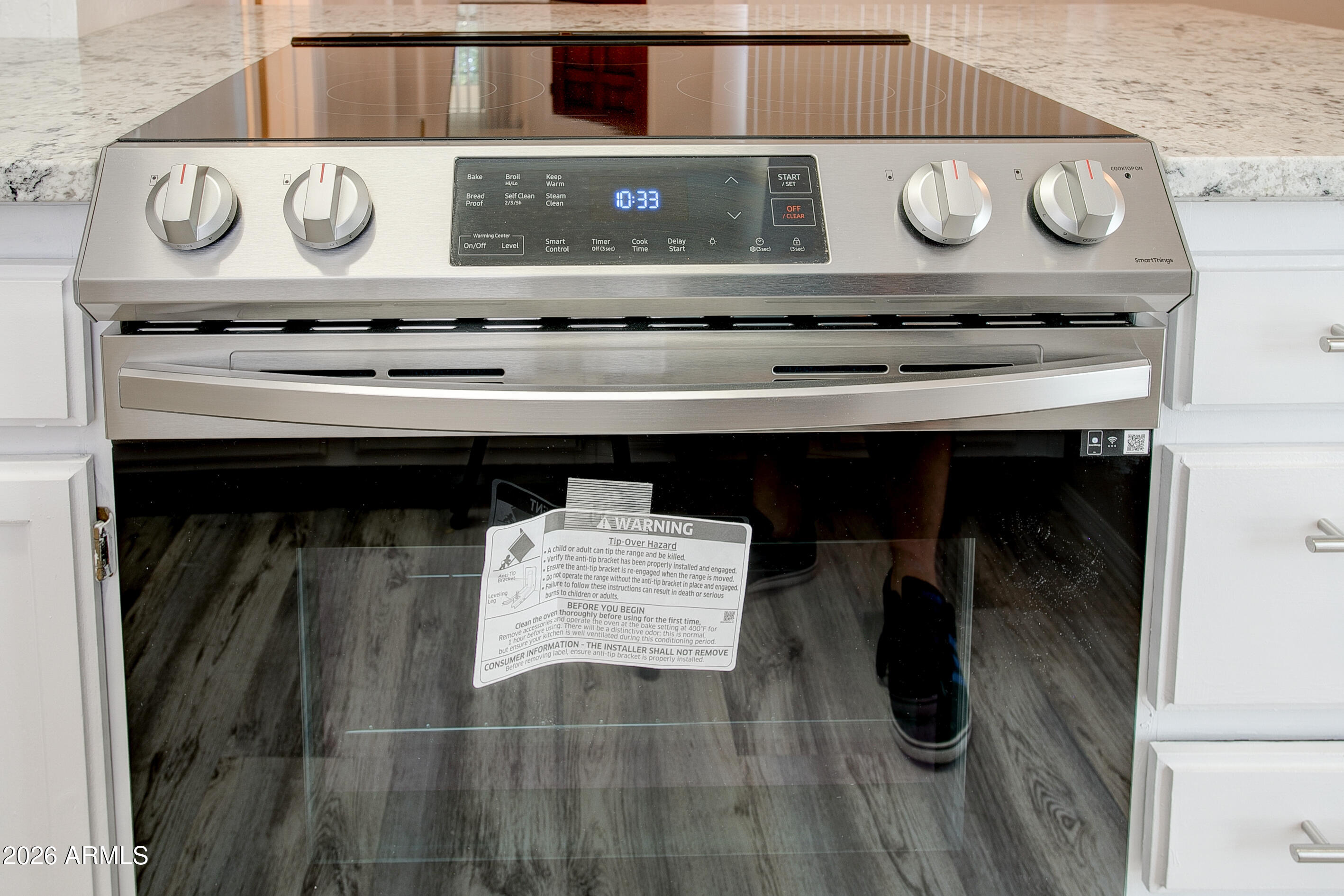 2215 West Augusta Avenue, Unit 102 Phoenix, AZ 85021 - Photo 30 of 39 a close view of stove