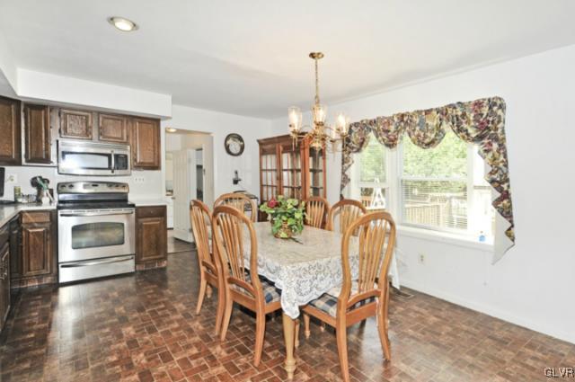 3236 Margate Road Bethlehem, PA 18020 - Photo 9 of 24 Gallery Image 9