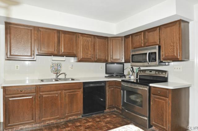 3236 Margate Road Bethlehem, PA 18020 - Photo 10 of 24 Gallery Image 10