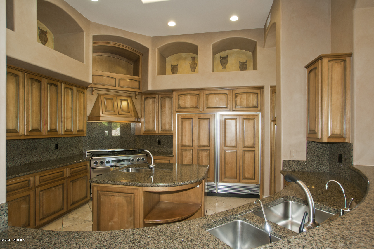 8273 North Coconino Road Paradise Valley, AZ 85253 - Photo 15 of 47 Kitchen