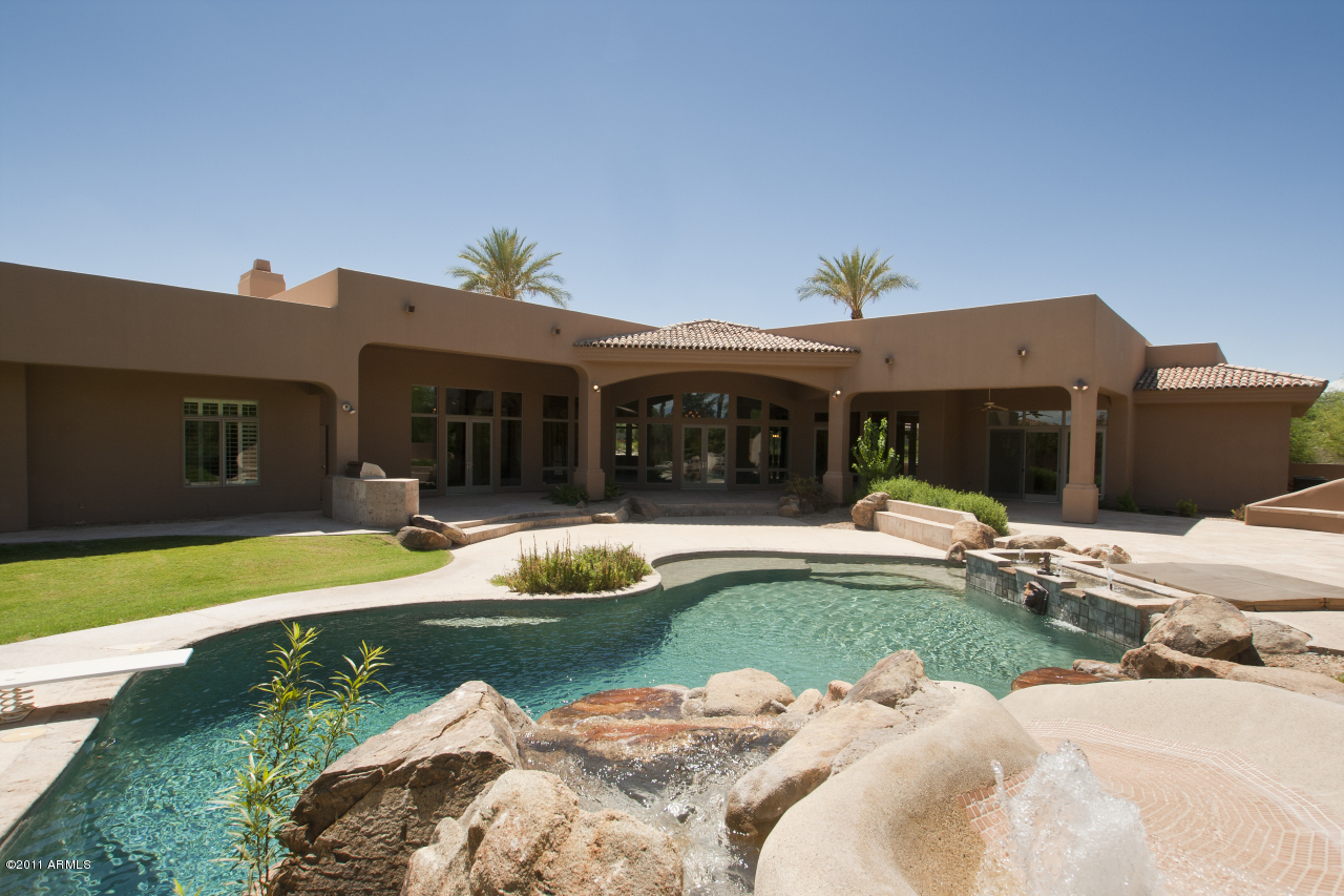 8273 North Coconino Road Paradise Valley, AZ 85253 - Photo 38 of 47 Gorgeous Back Yard